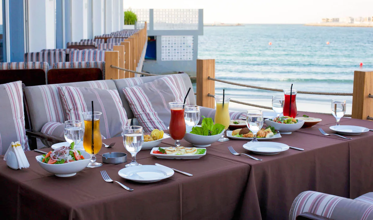 رستوران هتل دبی‌ مارین بیچ ریزورت و اسپا